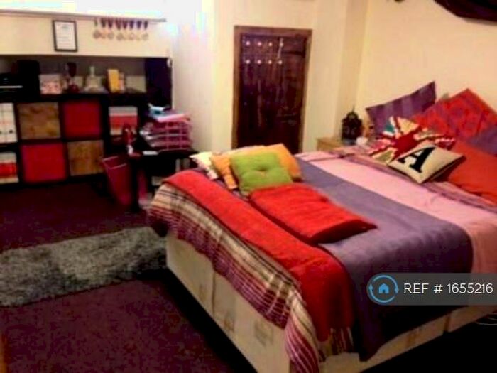 2 Bedroom Flat To Rent In Fallowfield, Manchester, M14