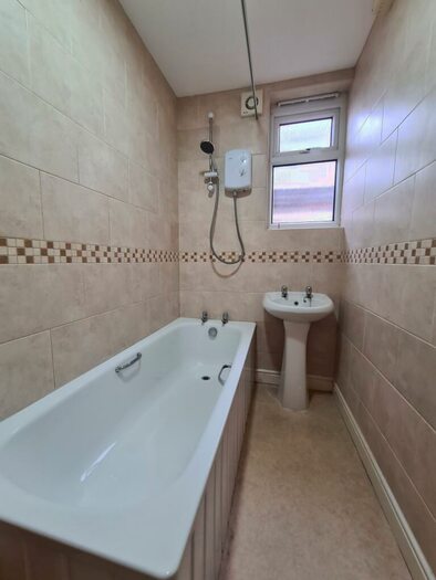 2 Bedroom Flat To Rent In Claude Road, Roath, CF24