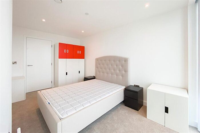 2 Bedroom Apartment To Rent In Elizabeth Tower, M15