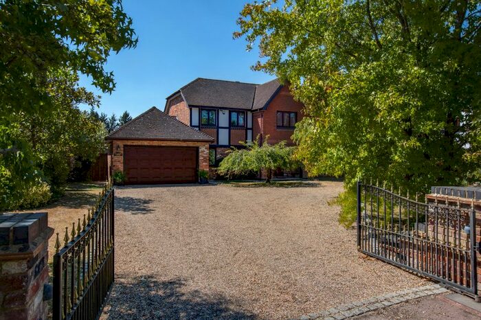 5 Bedroom Detached House For Sale In Nightingale Park, Farnham Common, Slough, SL2