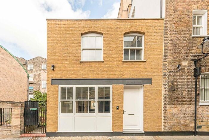 2 Bedroom Semi-Detached House To Rent In Colonnade, London, WC1N