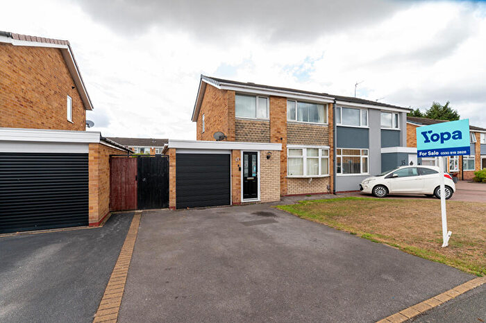 3 Bedroom Semi-Detached House For Sale In Stornoway Road, Birmingham, B35