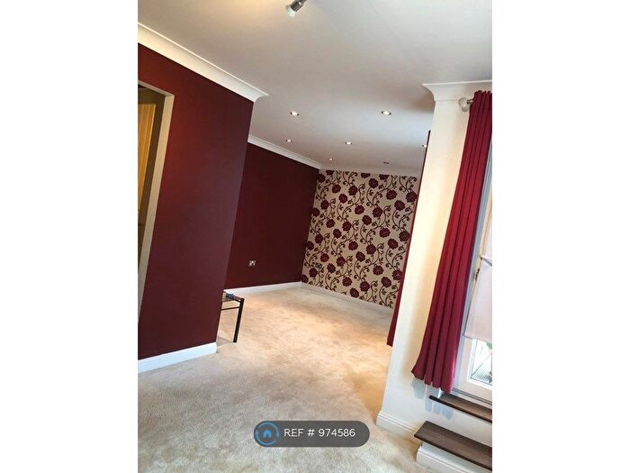 2 Bedroom Flat To Rent In Homerton Court, London, N20