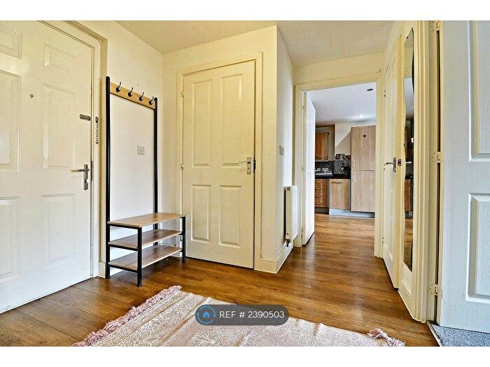 2 Bedroom Flat To Rent In Gabrielle House, Ilford, IG2