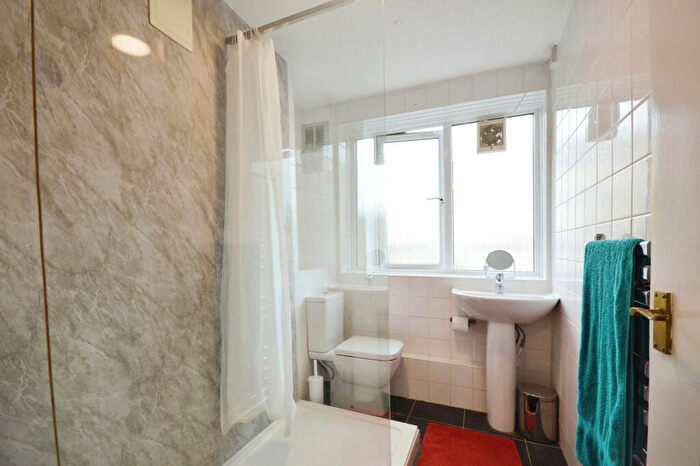 5 Bedroom Maisonette To Rent In O'Leary Square, London, E1