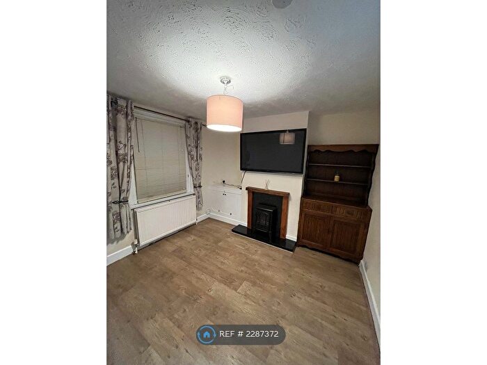 2 Bedroom End Of Terrace House To Rent In Portswood Road, Southampton, SO17