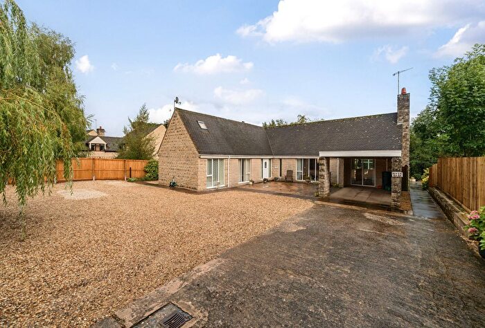 3 Bedroom Bungalow For Sale In Gloucester Road, Andoversford, Cheltenham, Gloucestershire, GL54