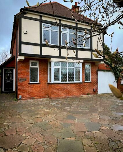 3 Bedroom Detached House To Rent In St. Johns Road, Epping, CM16