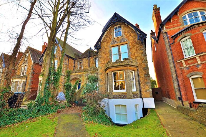 1 Bedroom Apartment To Rent In Waterden Road, Guildford, Surrey, GU1