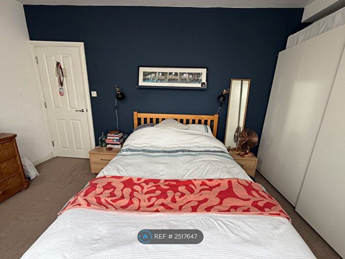 2 Bedroom Flat To Rent In Tyrrell Road, London, SE22