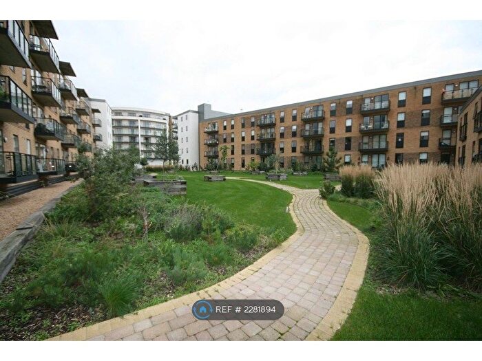 2 Bedroom Flat To Rent In Bassett House, London, SW19
