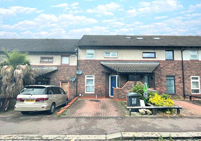 2 Bedroom House To Rent In Exmouth Road, Walthamstow, London, E17