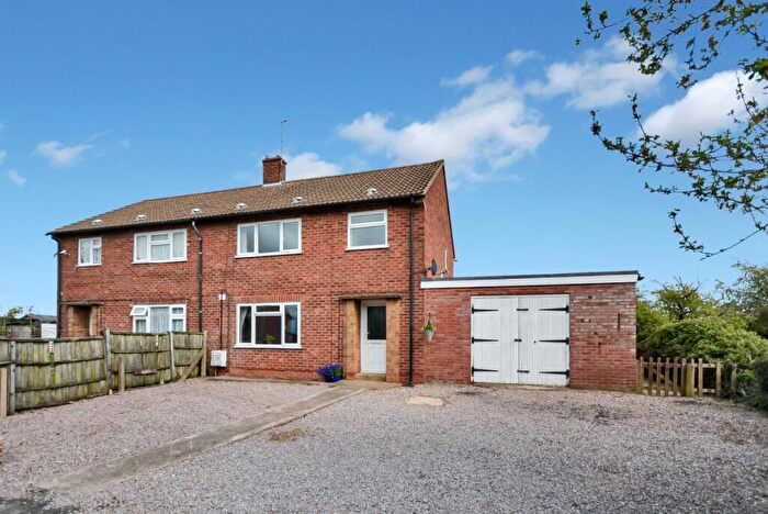 3 Bedroom Semi-Detached House For Sale In Barker Hill, Lowdham, NG14