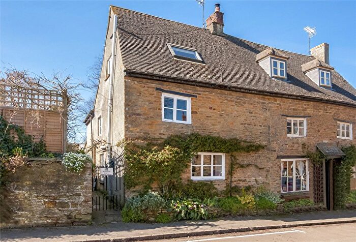 4 Bedroom Semi-detached House For Sale In Whittall Street, Kings Sutton, Banbury, Oxfordshire, OX17