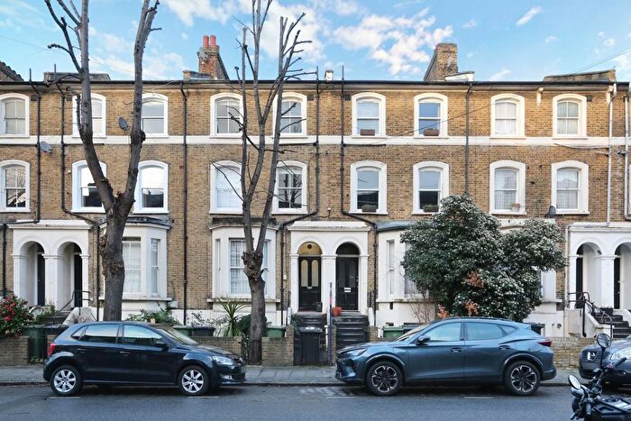2 Bedroom Flat To Rent In Eastlake Road, London, SE5