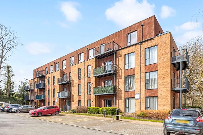 2 Bedroom Flat For Sale In Iron Railway Close, Jessop House, CR5