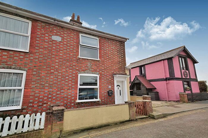2 Bedroom End Terrace House To Rent In Worsley Road, Newport, PO30