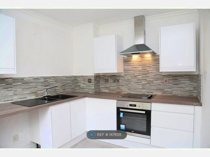 2 Bedroom Flat To Rent In Hazelmoor, Hebburn, NE31