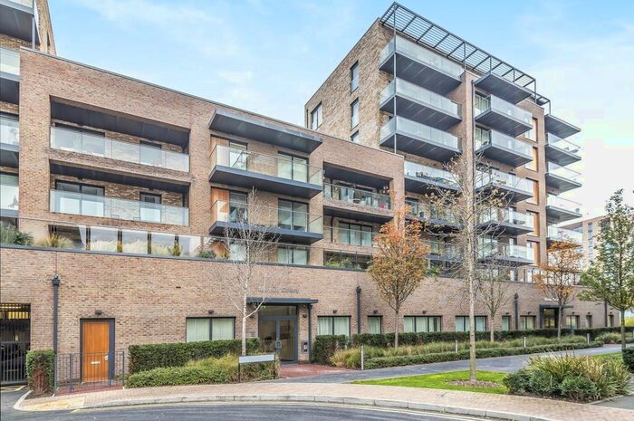 2 Bedroom Flat To Rent In Handley Drive, London SE3