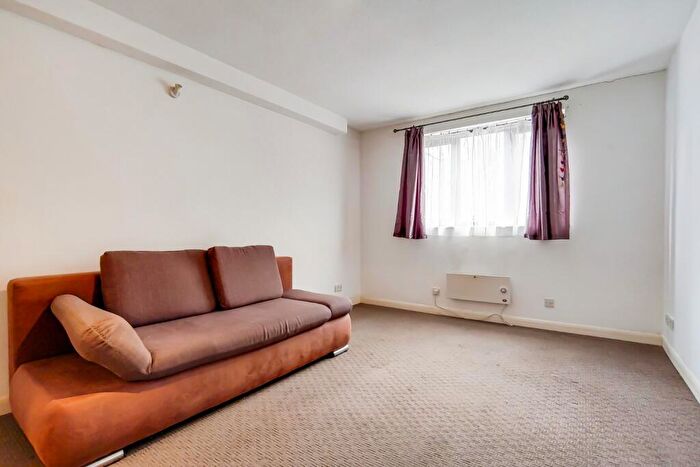 1 Bedroom Flat To Rent In Harton Lodge, Harton Street, Deptford, London, SE8