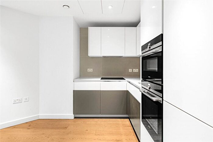 Studio To Rent In Electric Boulevard, London, SW11