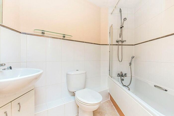 2 Bedroom Flat To Rent In Briton Street, Southampton, Hampshire, SO14