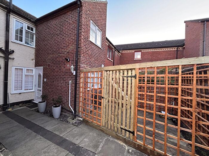 2 Bedroom Terraced House To Rent In Tavistock Place, Bedford, MK40