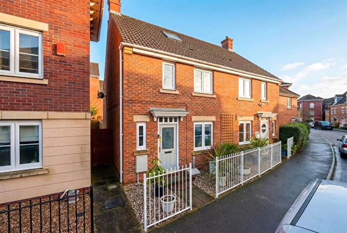 4 Bedroom End Of Terrace House For Sale In Worle Moor Road, Weston Village - Garage, BS24