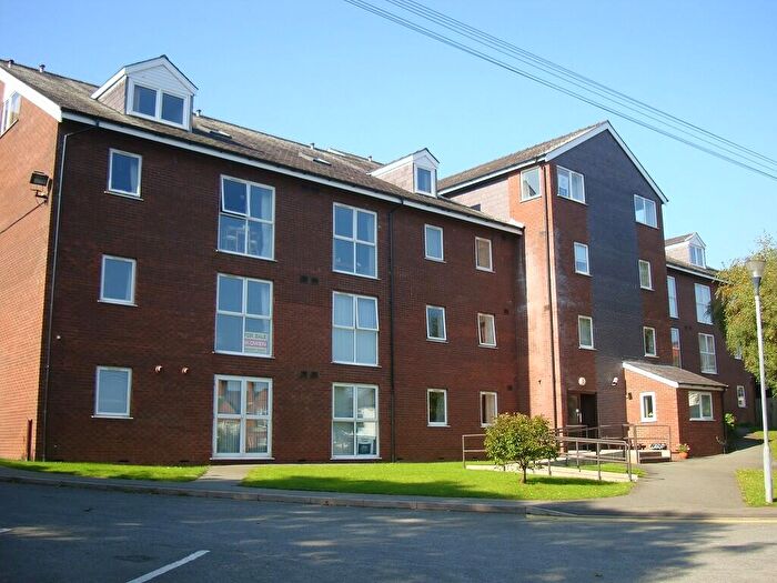 2 Bedroom Flat For Sale In Bangor, Gwynedd, LL57