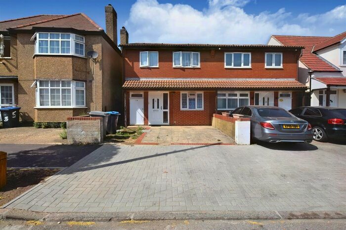 5 Bedroom Semi-Detached House To Rent In Rugby Avenue, Wembley, HA0