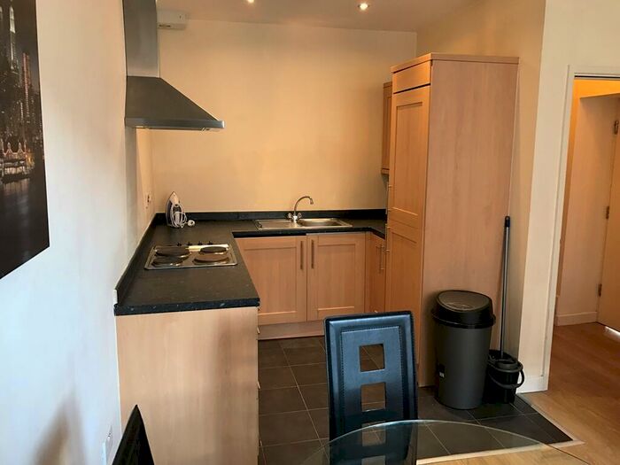 2 Bedroom Apartment To Rent In Mayfair House Bed Bath, B4