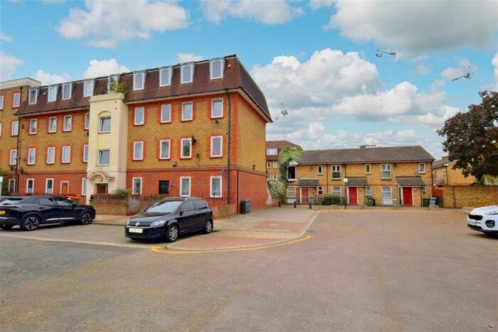 2 Bedroom Flat To Rent In Valerian Way, West Ham, E15