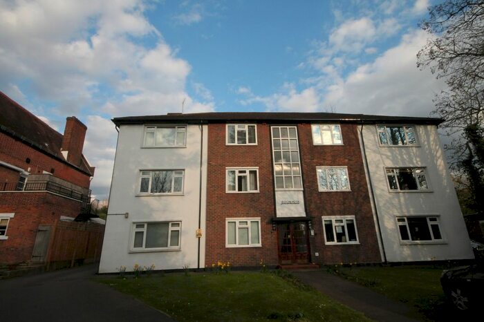 2 Bedroom Flat To Rent In Southend Road, Beckenham, BR3