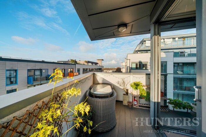 2 Bedroom Flat To Rent In Egret Heights, Waterside Way, London, N17