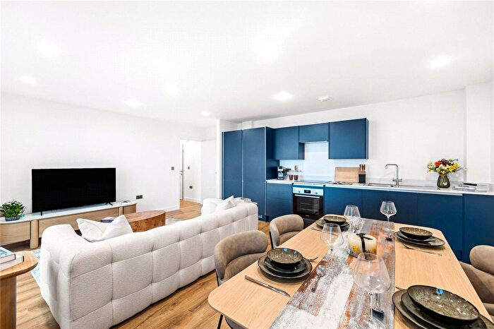 2 Bedroom Flat For Sale In Davigdor Road, Hove, East Sussex, BN3