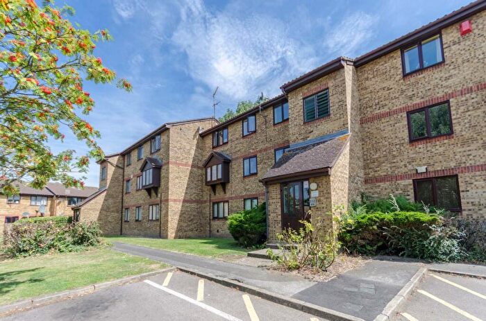 2 Bedroom Flat To Rent In Athlone Court, Stocksfield Road, Walthamstow, London, E17