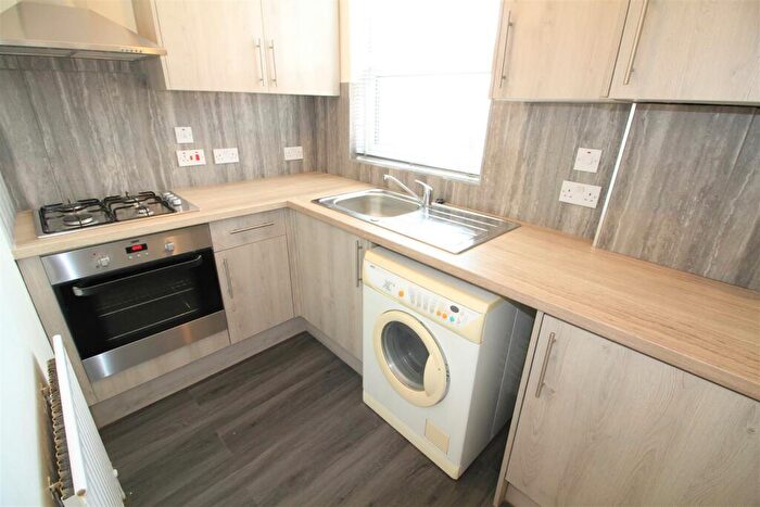1 Bedroom Flat To Rent In Exeter Road, Nottingham, NG7