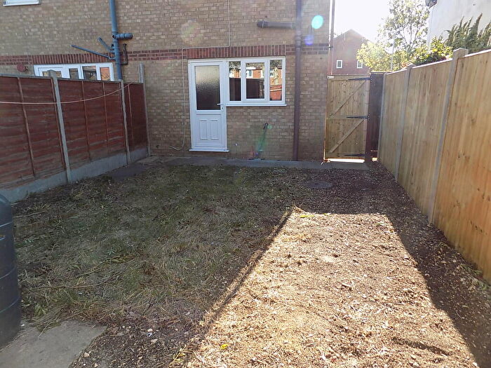 2 Bedroom End Of Terrace House To Rent In Peterhouse Crescent, March, PE15