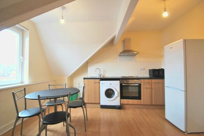 1 Bedroom Flat To Rent In Pen Y Lan Road, Roath, CF24