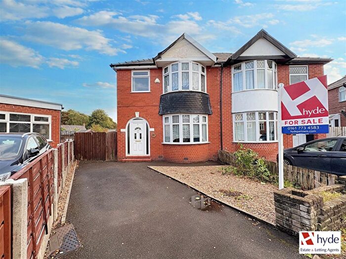 3 Bedroom Semi-Detached House For Sale In Holyrood Grove, Prestwich, Manchester, M25