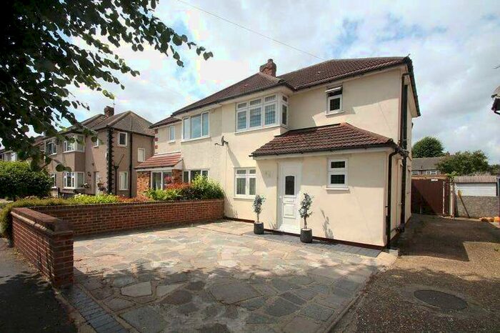 4 Bedroom Semi-Detached House To Rent In Rosebank Avenue, Hornchurch, RM12