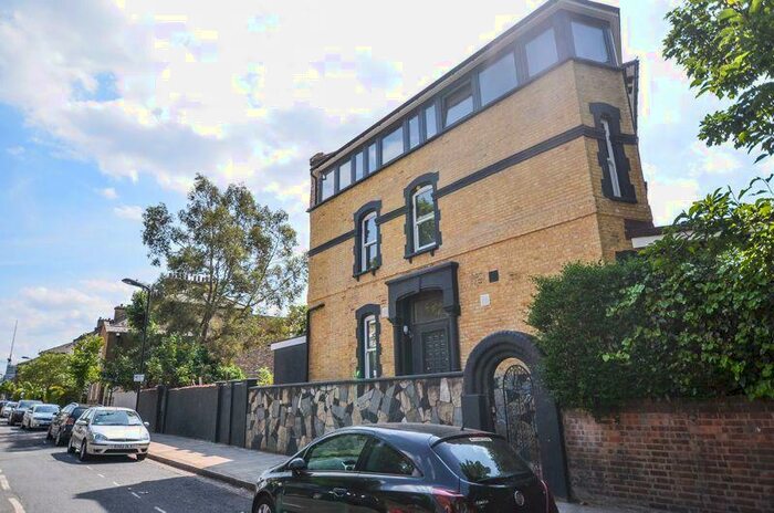 Studio To Rent In Stoke Newington Common, Stoke Newington, N16