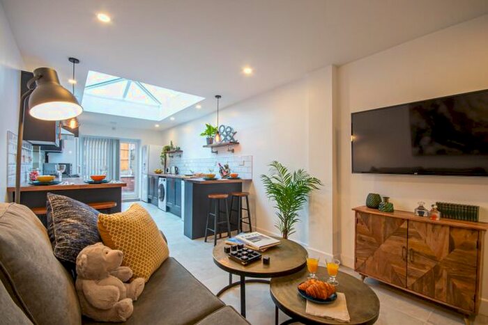 5 Bedroom Terraced House To Rent In Winchester Street, Coventry, CV1