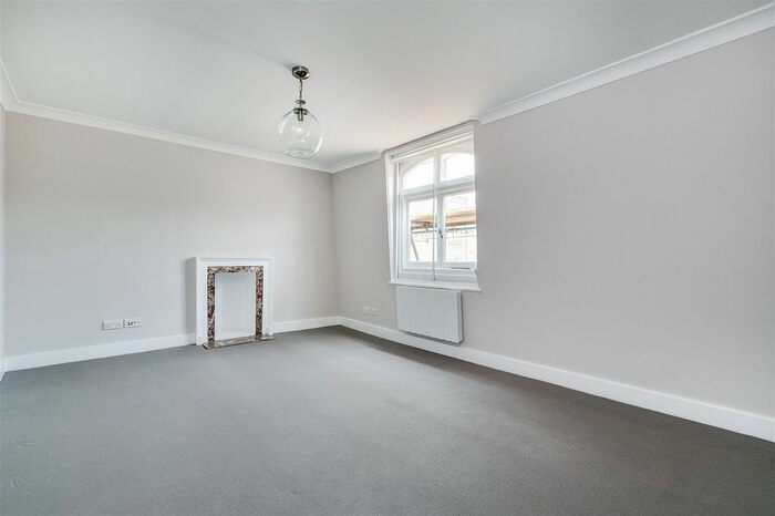1 Bedroom Flat To Rent In Pont Street, Knightsbridge, SW1X
