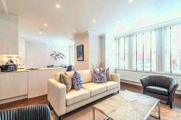 3 Bedroom Flat To Rent In Hamlet Gardens, London, W6