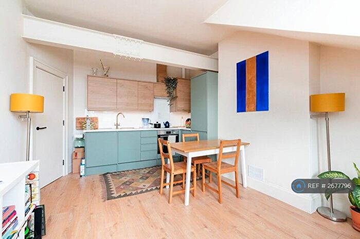 3 Bedroom Flat To Rent In Chichele Road, London, NW2