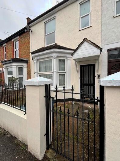 3 Bedroom Property To Rent In Moseley Street, Southend-On-Sea, SS2