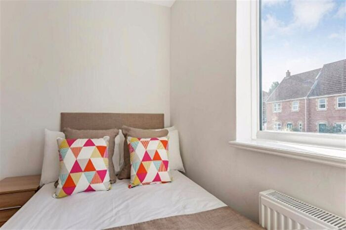 4 Bedroom Semi-Detached House To Rent In Bedroom Semi Detached House In Portland Street, Bristol, BS16