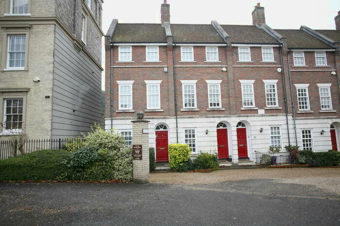 3 Bedroom End Of Terrace House To Rent In Lexden Park, Colchester, CO3