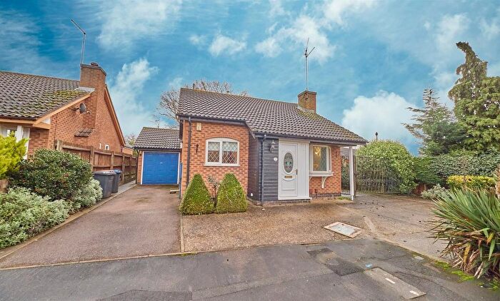 2 Bedroom Detached Bungalow For Sale In Lawton Close, Hinckley, LE10